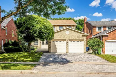 Image de Luxurious Furnished, 4+1 Bedrooms & 4 baths, Family Home in the Heart of Toronto