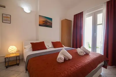 Garçonnière avec le balcon et la vue sur le mer Bol, Brac (As-23847-a)