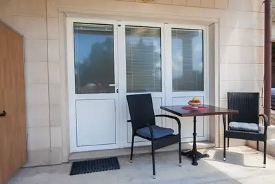 Garçonnière avec la terrasse Bol, Brac (As-23848-a)