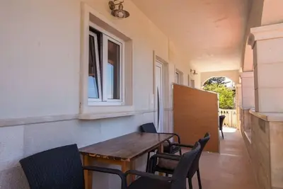 Appartement de deux chambres avec la terrasse et la vue sur le mer Bol, Brac (A-23848-b)
