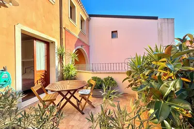 \" La Casetta di Luisa with Patio \"