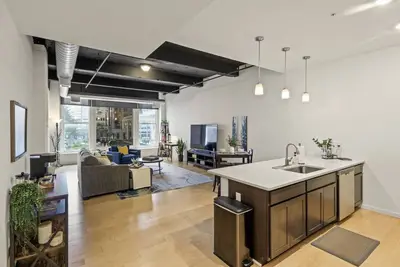 Image de Picturesque Downtown Loft - 2br