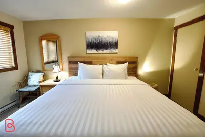 Image de 2 bedroom condo at Spruce