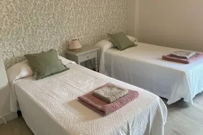 Image de Ideal refurbished apartment for relaxation and entertainment.