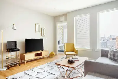 Image de 2br Art-Inspired Philly Escape Home