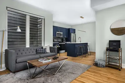 Image de Fishtown Find: Artful One-Bedroom