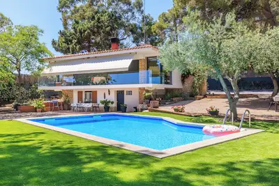 Image de Bed And Breakfast: sea and mountain. Ideal for families with swimming pool and quiet.