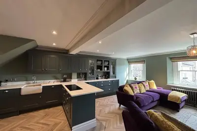 Image de Luxury Painswick apartment close to pubs, cafes, shops, Cirencester, Cotswolds