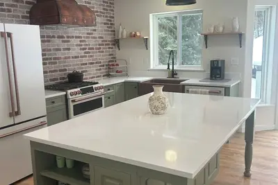 Image de Private, luxury, 4-bedroom home minutes from downtown Bigfork