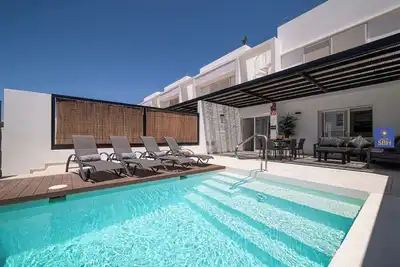 Image de Modern 3 Bedroom 3 Bathroom Duplex property with Private pool