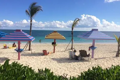 Charming 2-bedroom Beach Access Condo in marvelous Freeport, Lucaya