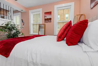 Image de Cozy 4br w Massage Chair Arcade Heated Floor