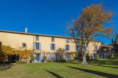 Image de Domaine Des Arbres - Huit Chambres Villa, Couchages 16