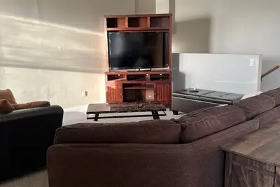 Image de 2-bedroom apartment w/WiFi in Downtown Berlin Above a Coffee Shop!