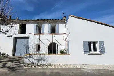 Image de \"Nouveau\" Mas en Provence-Havre de paix et de verdure-Idéalement situé.