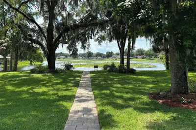 Image de Beautiful 4/2, 3000sf home on magnificent 430 A freshwater lake, family friendly