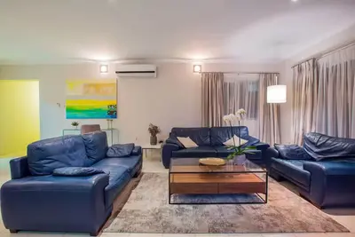 Image de Fresh 4-bedroom spacious apartment at the Accra Polo Club; Abnb Superhost