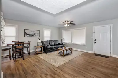 Image de Simple, 2-Bedroom Home Near Lowe Mill