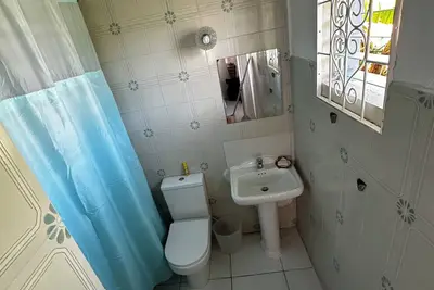 Image de Welcome Home! Charming 2-bedroom/2-bath bungalow in Christ Church, Barbados