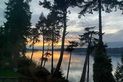 Image de Dog-friendly home with stunning harbor and sunset views!