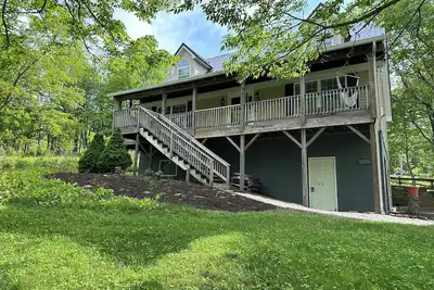 Image de Neer-ly Heaven: 3. 5 miles from downtown Boone and 25 min from Blowing Rock.