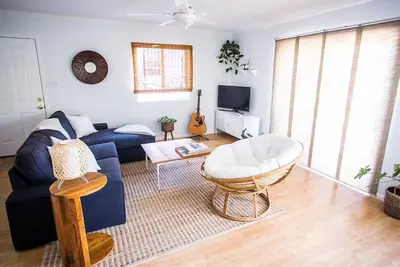 Image de Welcome to Sea Perch, a cozy beach box with a large hot tub!