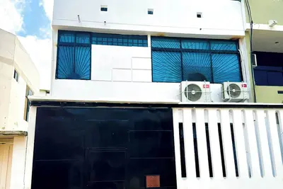 Image de Casa entera en Manta, en urbanización privada cerca a todo