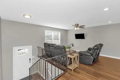 Image de Comfy 3Br + 2 Bath with Office Space