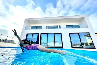 Image de Modern large villa, private pool, 4 bedrooms, landscape garden, quiet area