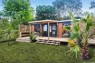 Image de Mobil-home | Ultimate | 2 Ch. | 4 pers. | Terrasse surélevée avec douche tropicale | A/C | Tv