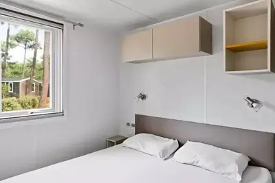 Image de Mobil-home | Ultimate | 3 Ch. | 6 pers. | Terrasse surélevée | A/C | Tv