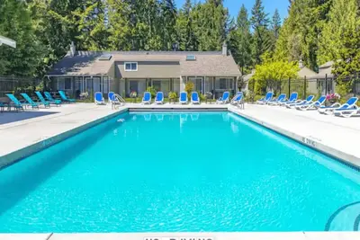 Image de *** Rathtrevor Beach, Heated Pool + Hot Tub - Parksville B. C. . . Sleeps 6