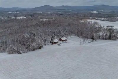 Image de 1 Mile from Dale Hollow Lake • 4 Private Bedrooms • Wifi • Fire Pit • Secluded