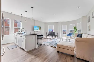 Image de Charming 3-Bedroom Modern Home in Cleveland's Heart