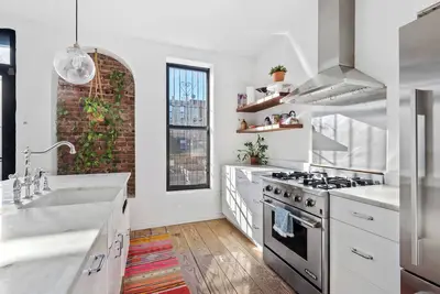 Stylish 2 bedroom\/2. 5 bath duplex in Brooklyn