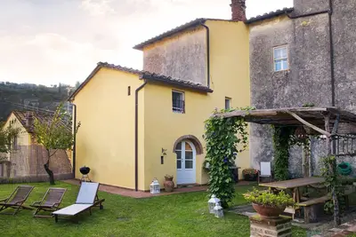 Image de Appartement \"Giardino Esclusivo\" avec jardin privé, balcon et Wi-Fi