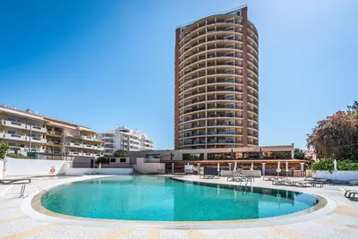 Image de Appartement 'Clube Praia Mar' avec piscine partagée, Wi-Fi et climatisation