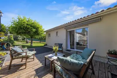Image de Petite Maison Au Cœur Des Vignes – Escapade Confortable et Écologique avec Climatisation