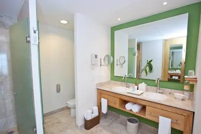 Image de Luxurious 2-Bedroom Condo at Vidanta Riviera Maya – Your Perfect Beach Escape!