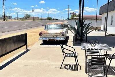 Image de Pik-Pak A: Charming Studio Suite inside Vintage Service Station