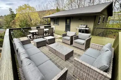 Image de Whispering Pines - Your Stylish Nature Retreat