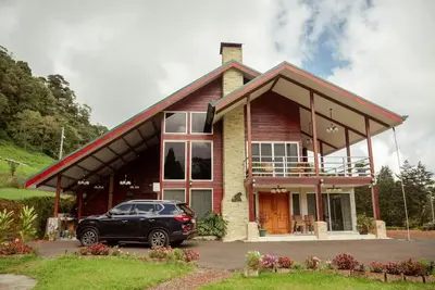 Image de Spacious 5-bedroom house in marvelous Bajos del Toro with WiFi