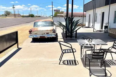 Image de Pik-Pak D: Three Bedroom Suite in Vintage Service Station