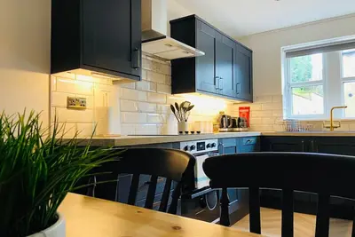 Image de Garden+Pets Ok |8mins Halifax |Parking |M62 Access