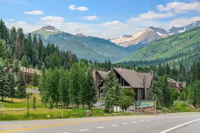 Image de Cozy Ski Condo, Free Ski Shuttle, Hot Tub!