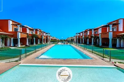 Image de Villa 'Lux House' avec piscine partagée, Wi-Fi et climatisation