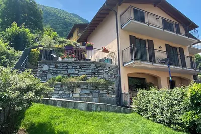 Image de Family home with lake views and close to centre of charming village on Lake Como