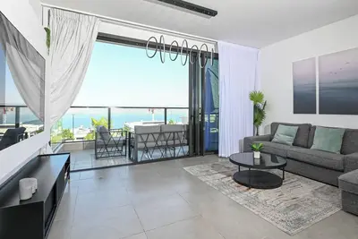 Image de Spacious 4-bedroom apartment in beautiful Tiberias