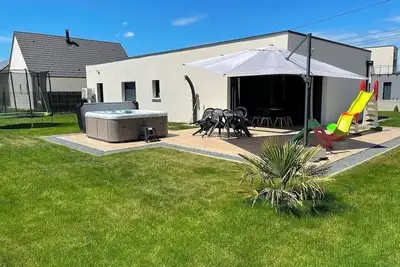 Image de Gîte Luna villa 6 personnes avec jacuzzi, jeu enfants et terrain pétanque