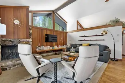 Image de Modern Luxury Golf Cabin, Pets, A/C, couples